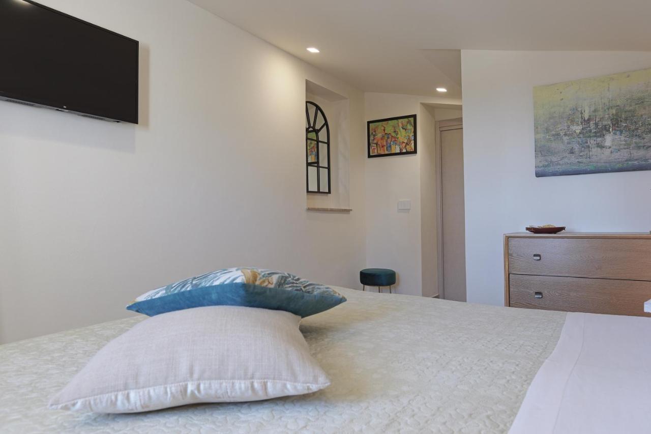 סן לאונה Mareli Suites מראה חיצוני תמונה