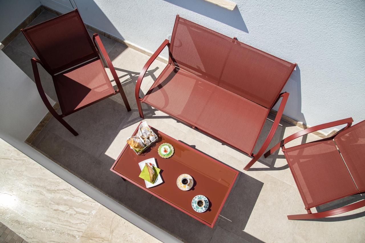 סן לאונה Mareli Suites מראה חיצוני תמונה