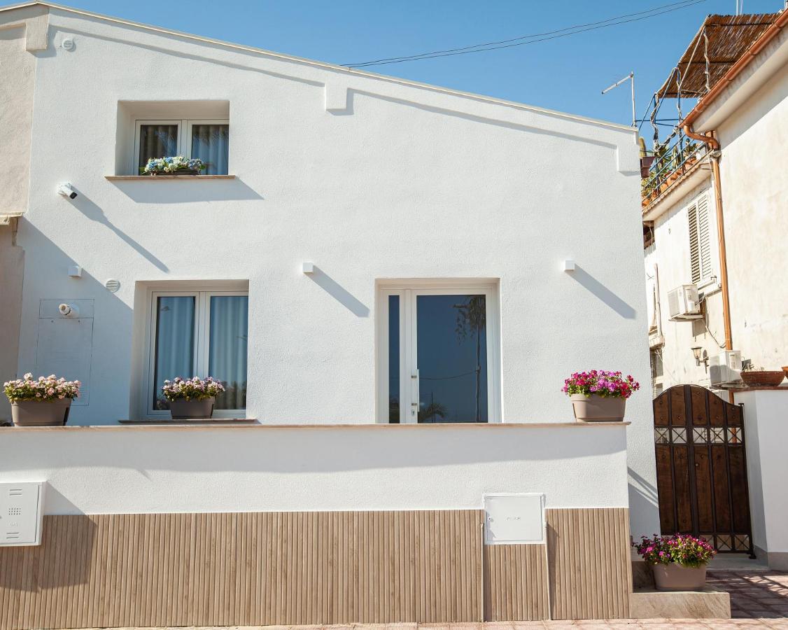 סן לאונה Mareli Suites מראה חיצוני תמונה